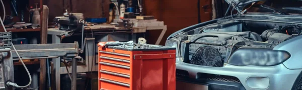 red-tool-box-in-a-garage-2025-01-25-16-47-52-utc